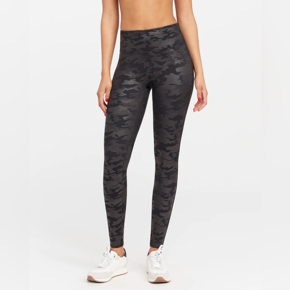 Spanx faux leather camo legging XS PETITE